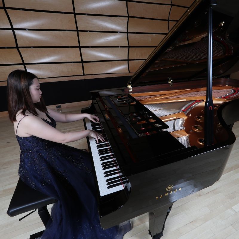 photo of pianist