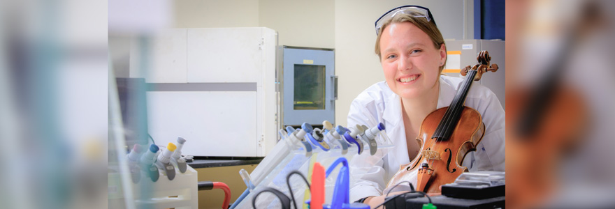 Balancing an academic schedule with music and science courses is a dream come true for Kate Roberge, who chose Western for the ability to follow both passions. Her days are filled with orchestra rehearsals, solo performances, lab work and chemistry assignments. (Christopher Kindratsky/Western Communications)