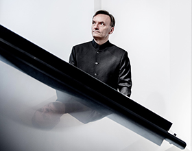 Sir Stephen Hough, piano